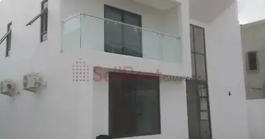 Maison 4 chambres dans Dzorwulu, Ghana