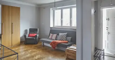 Mieszkanie 2 pokoi w Warszawa, Polska