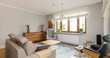 Wohnung 5 zimmer in Warschau, Polen