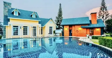 Дом 4 комнаты в Паттайя, Таиланд