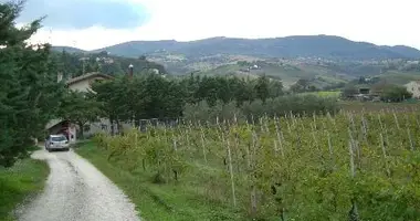 Grundstück in Terni, Italien