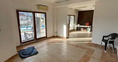 Gewerbefläche 190 m² in Risan, Montenegro