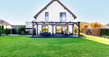 Dom w Cerekwica, Polska