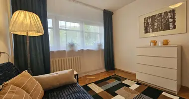 Mieszkanie 2 pokoi w Warszawa, Polska