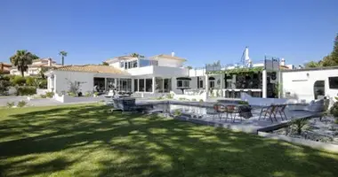5 bedroom house in Dos Hermanas, Spain