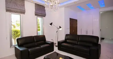 Mieszkanie 4 pokoi w Agios Tychonas, Cypr