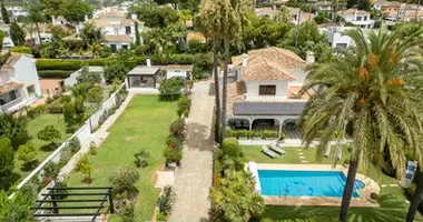 4 bedroom house in San Pedro Alcantara, Spain