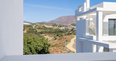 3 bedroom apartment in Estepona, Spain