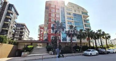 Wohnung 4 zimmer in Konyaalti, Türkei