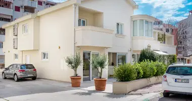 Propriété commerciale 320 m² dans Budva, Monténégro