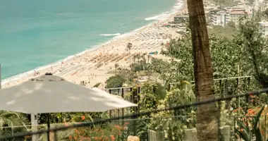 Mieszkanie 2 pokoi w Muratpasa, Turcja