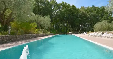 6 bedroom villa in France