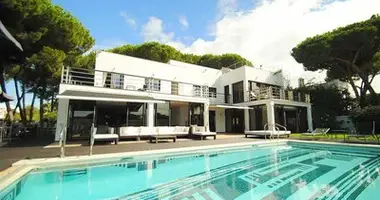 8 bedroom House in Spain
