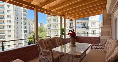Apartamento 5 habitaciones en Konyaalti, Turquía