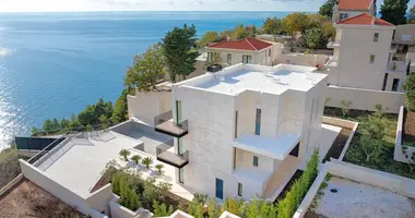 Villa 4 bedrooms in Rijeka Rezevici, Montenegro