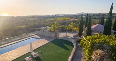 5 bedroom apartment in Akoursos, Cyprus