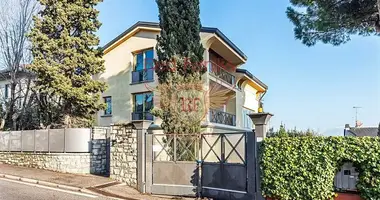 Вилла 4 комнаты в Desenzano del Garda, Италия