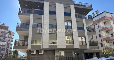 Wohnung 5 zimmer in Konyaalti, Türkei