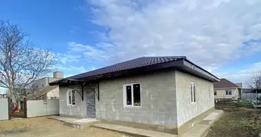Haus 3 zimmer in Fontanka, Ukraine