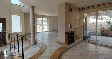 4 bedroom apartment in Demos Agiou Athanasiou, Cyprus