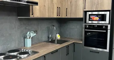 Apartamento 2 habitaciones en Taskent, Uzbekistán