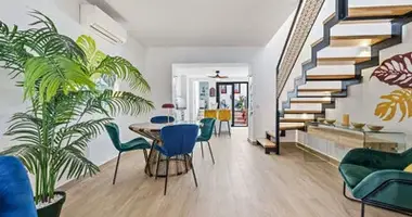 4 bedroom house in Dos Hermanas, Spain