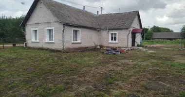 Dom w Sielsowiet Raduń, Białoruś