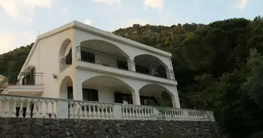 Villa 4 zimmer in Budva, Montenegro
