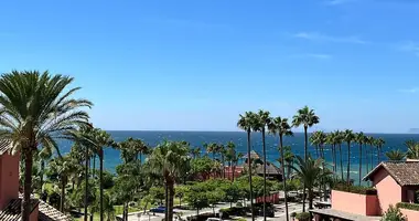 3 bedroom apartment in Estepona, Spain