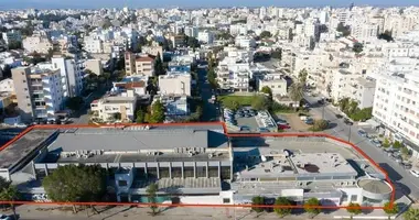 Nieruchomości komercyjne 8 094 m² w Strovolos, Cypr