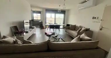 Villa 5 rooms in Raanana, Israel