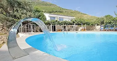 Вилла в Katun Rezevici, Черногория