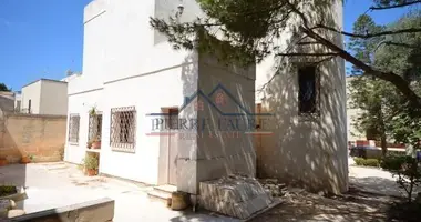 Villa 4 bedrooms in Naxxar, Malta