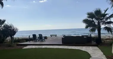 Villa de 6 chambres dans Dromolaxia Meneou Municipality, Chypre