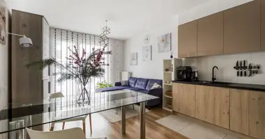 Mieszkanie 3 pokoi w Warszawa, Polska