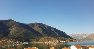 Wohnung 2 Schlafzimmer in Dobrota, Montenegro