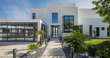 4 bedroom house in Dos Hermanas, Spain