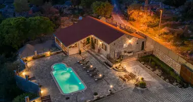 Casa 3 habitaciones en Opcina Rogoznica, Croacia