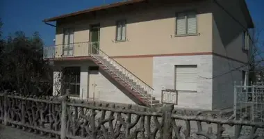 Townhouse 9 rooms in Terni, Italy