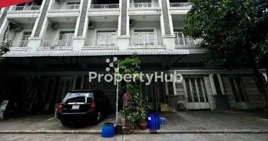 Dom 4 pokoi w Sangkat Kouk Khleang, Kambodża