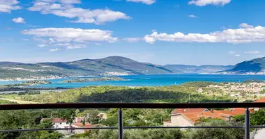 Penthouse 2 bedrooms in Skaljari, Montenegro