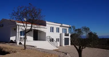 Дом 2 спальни в Улцинь, Черногория