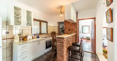 Haus 4 Schlafzimmer in Tivat, Montenegro