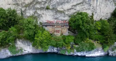 Villa 5 zimmer in Sangiano, Italien