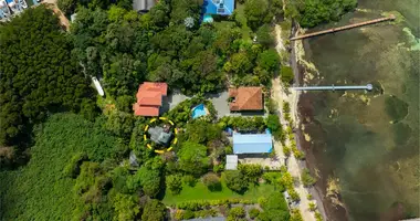 4 bedroom house in Roatan, Honduras