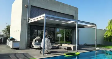 Dom 4 pokoi w Moni, Cypr