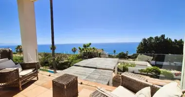 5 bedroom house in Manilva, Spain