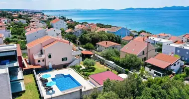 Hotel 600 m² en Kozino, Croacia