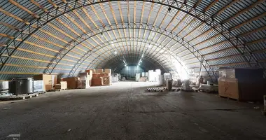 Almacén 2 057 m² en Smalyavichy, Belarús