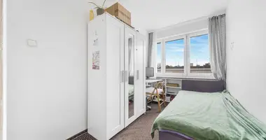 Квартира 3 комнаты в Варшава, Польша